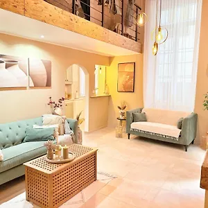 Spacious Loft, Duplex, Old Town, 3 Bedrooms - Easy Check-in , Nice France